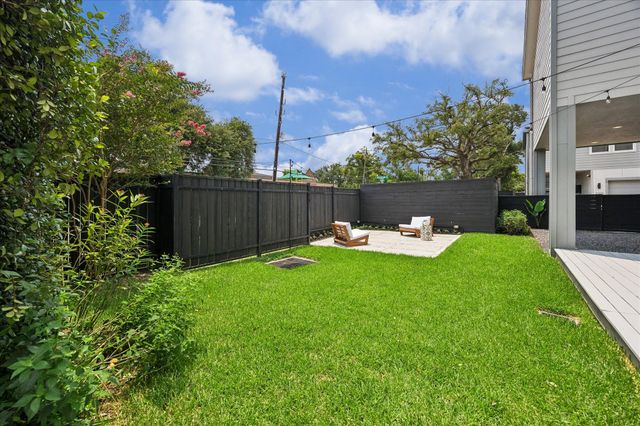 7702 Jacquelyn Oaks Road, Houston, TX 77055