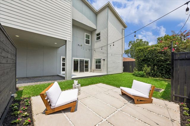 7702 Jacquelyn Oaks Road, Houston, TX 77055