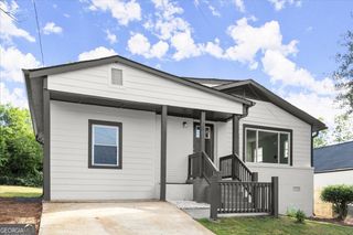 10 Burch Avenue E, Newnan, GA 30263