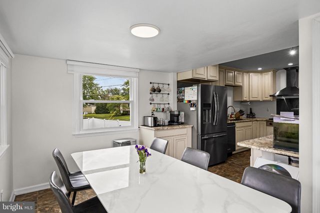 2 FLORENCE AVE, Marlton, NJ 08053