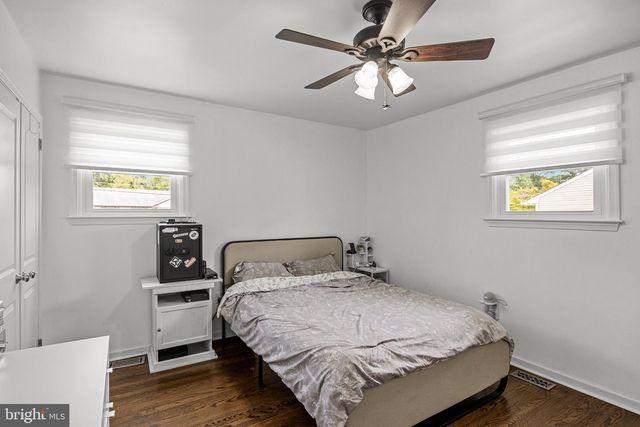 2 FLORENCE AVE, Marlton, NJ 08053