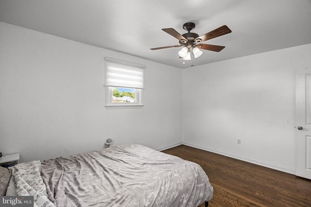 2 FLORENCE AVE, Marlton, NJ 08053