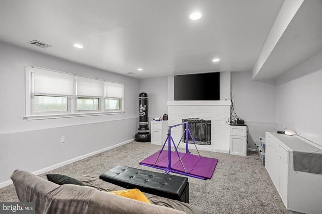 2 FLORENCE AVE, Marlton, NJ 08053
