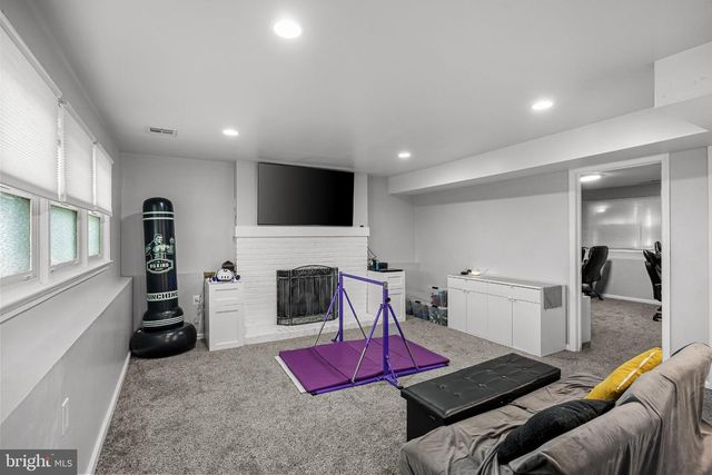 2 FLORENCE AVE, Marlton, NJ 08053