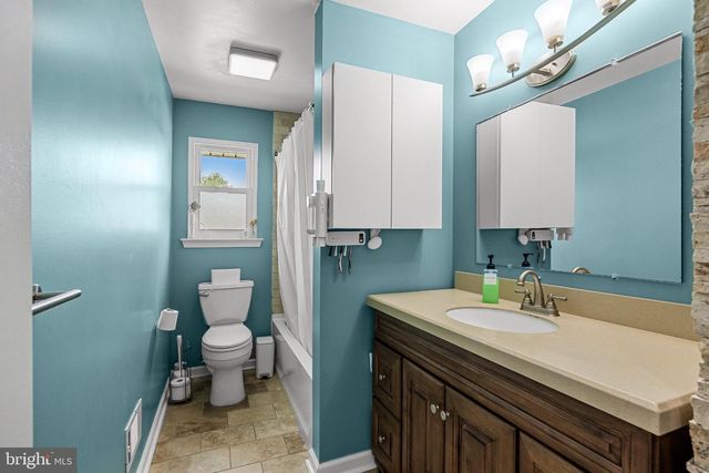 2 FLORENCE AVE, Marlton, NJ 08053