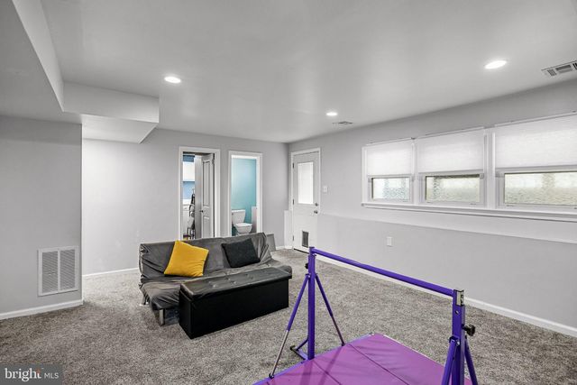 2 FLORENCE AVE, Marlton, NJ 08053