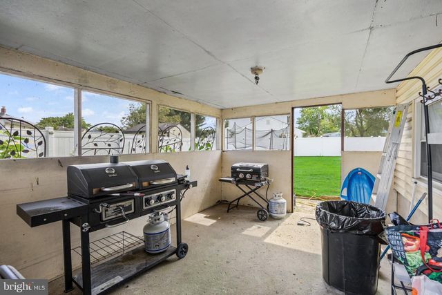 2 FLORENCE AVE, Marlton, NJ 08053