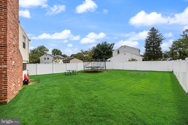 2 FLORENCE AVE, Marlton, NJ 08053