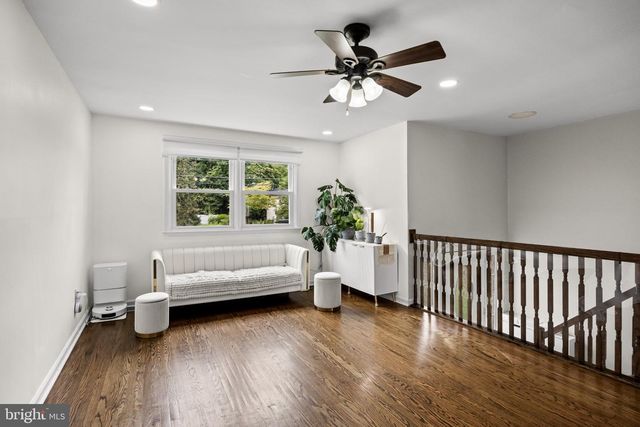 2 FLORENCE AVE, Marlton, NJ 08053