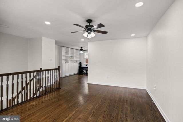 2 FLORENCE AVE, Marlton, NJ 08053