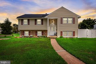2 FLORENCE AVE, Marlton, NJ 08053