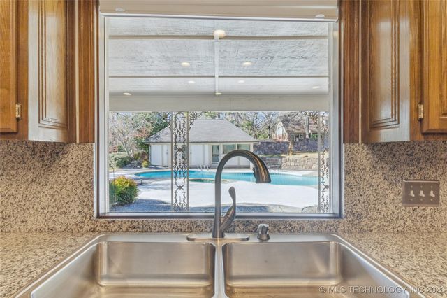 10726 S 69th East Avenue, Tulsa, OK 74133