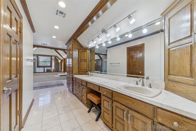 10726 S 69th East Avenue, Tulsa, OK 74133