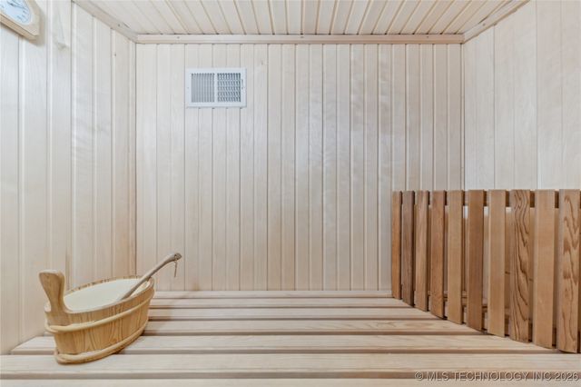 10726 S 69th East Avenue, Tulsa, OK 74133