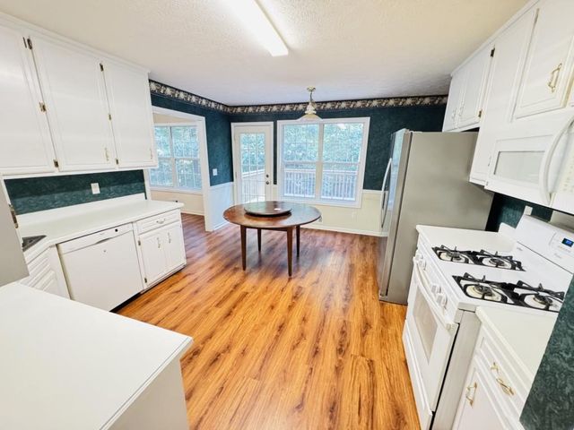 981 Streamwater Cove, Lawrenceville, GA 30045