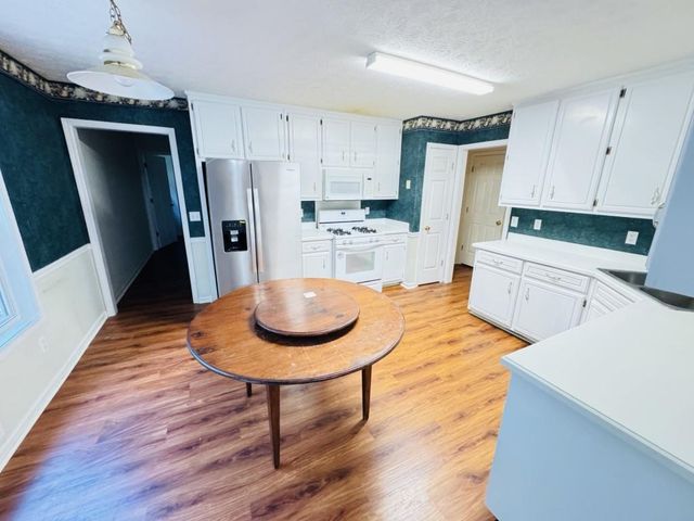 981 Streamwater Cove, Lawrenceville, GA 30045