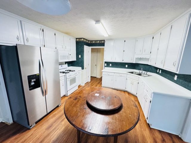 981 Streamwater Cove, Lawrenceville, GA 30045