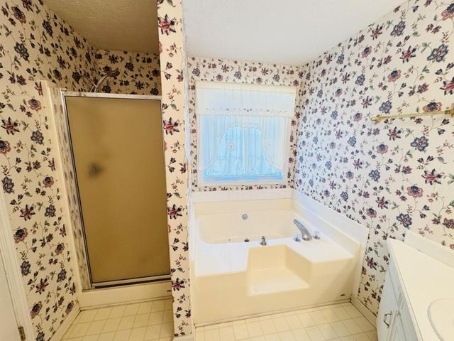 981 Streamwater Cove, Lawrenceville, GA 30045