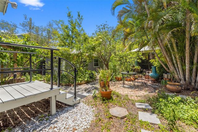 5118 N BRANCH AVENUE, Tampa, FL 33603