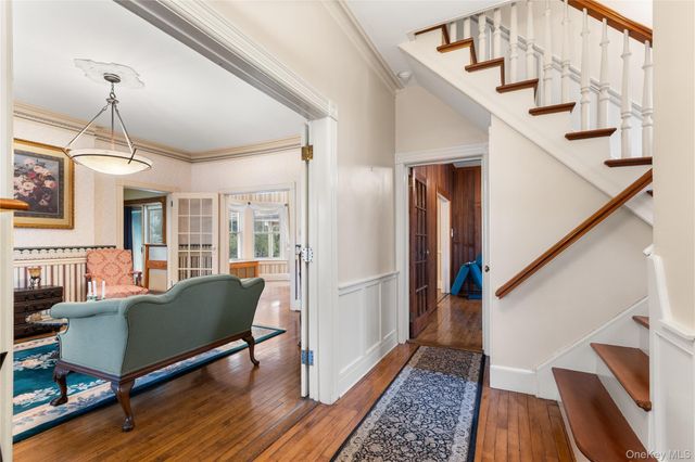 52 Marvin Lane, Islip, NY 11751