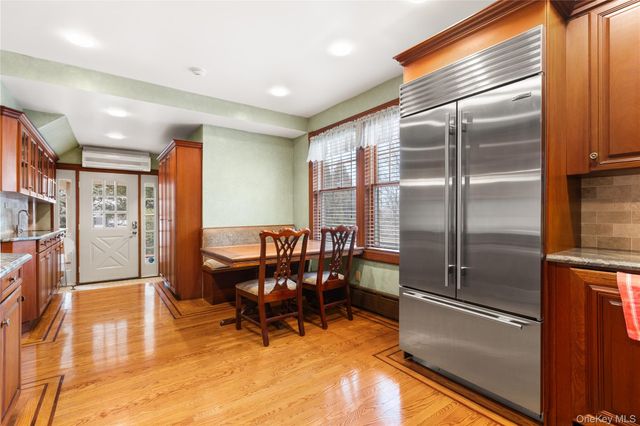 52 Marvin Lane, Islip, NY 11751