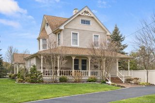 52 Marvin Lane, Islip, NY 11751