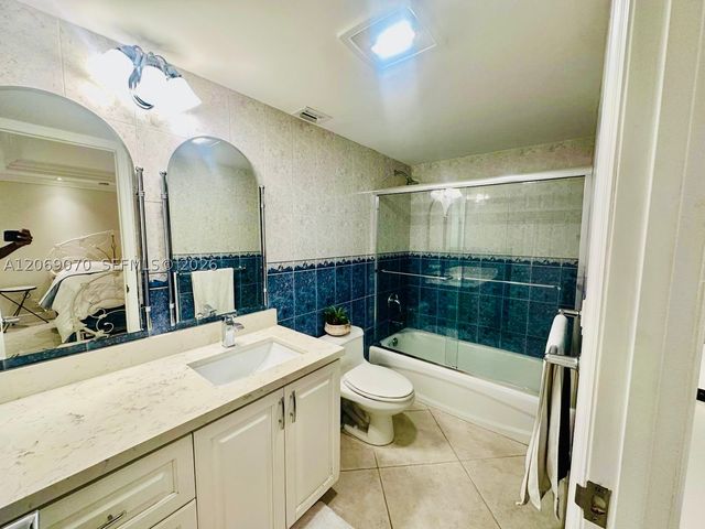 2555 Collins Ave 704, Miami Beach, FL 33140