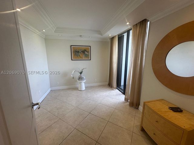 2555 Collins Ave 704, Miami Beach, FL 33140