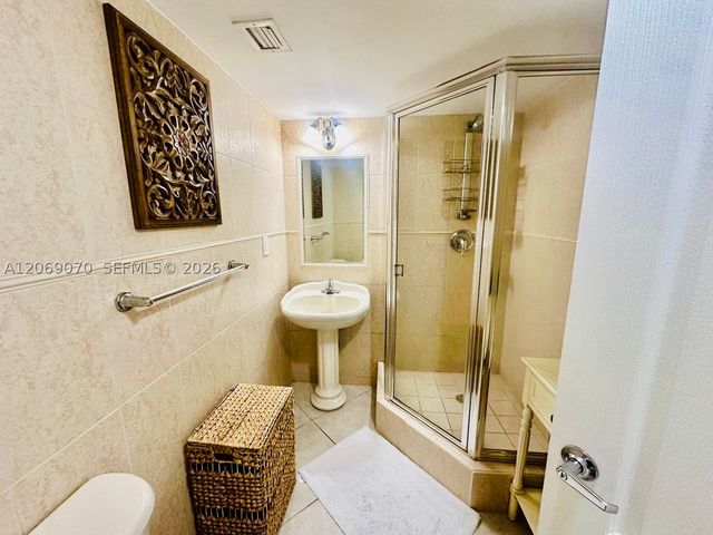 2555 Collins Ave 704, Miami Beach, FL 33140