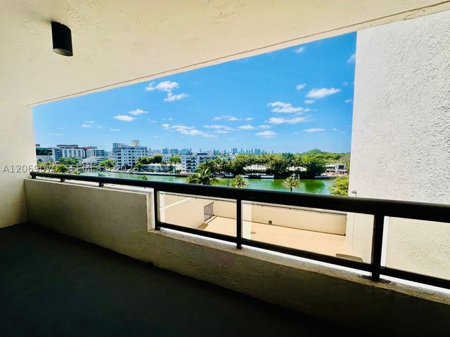2555 Collins Ave 704, Miami Beach, FL 33140