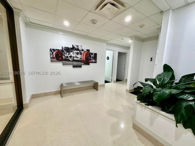 2555 Collins Ave 704, Miami Beach, FL 33140