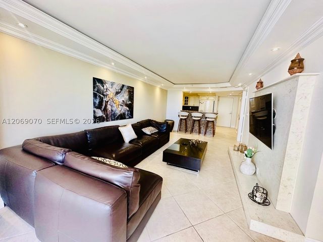 2555 Collins Ave 704, Miami Beach, FL 33140