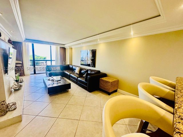 2555 Collins Ave 704, Miami Beach, FL 33140