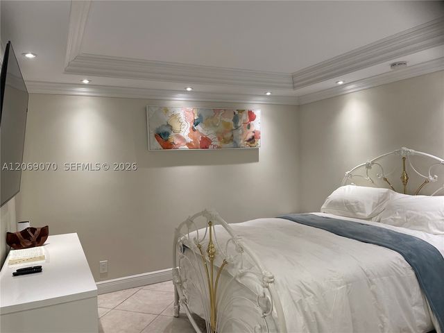 2555 Collins Ave 704, Miami Beach, FL 33140