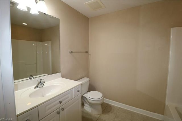 4762 Tatton Park Circle 1B, Winston-salem, NC 27103