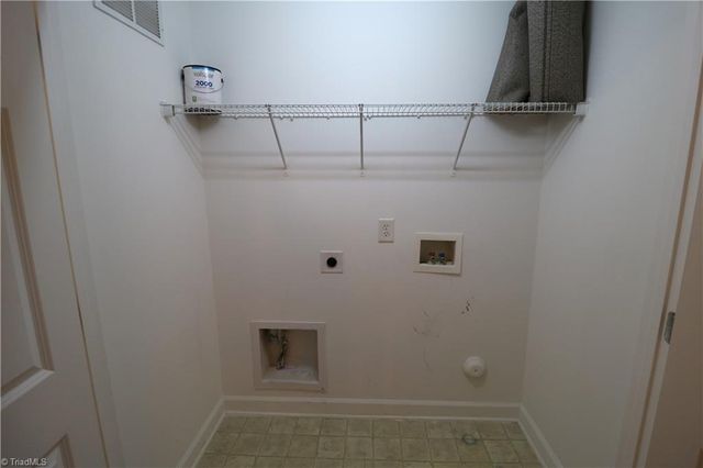4762 Tatton Park Circle 1B, Winston-salem, NC 27103