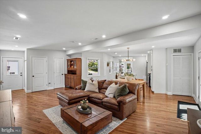 6924 DUKE DR, Alexandria, VA 22307