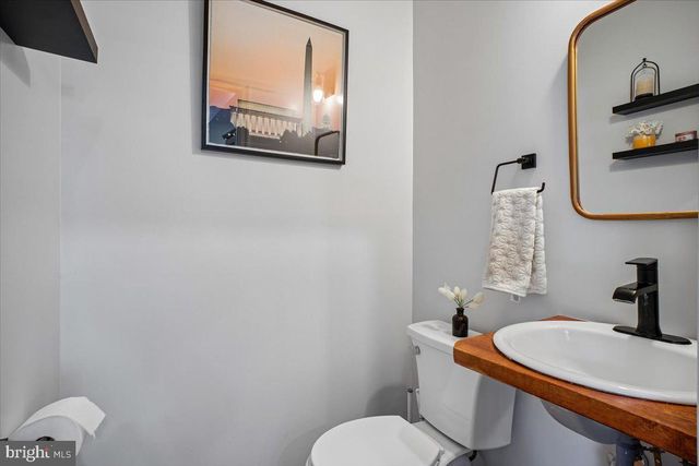 6924 DUKE DR, Alexandria, VA 22307