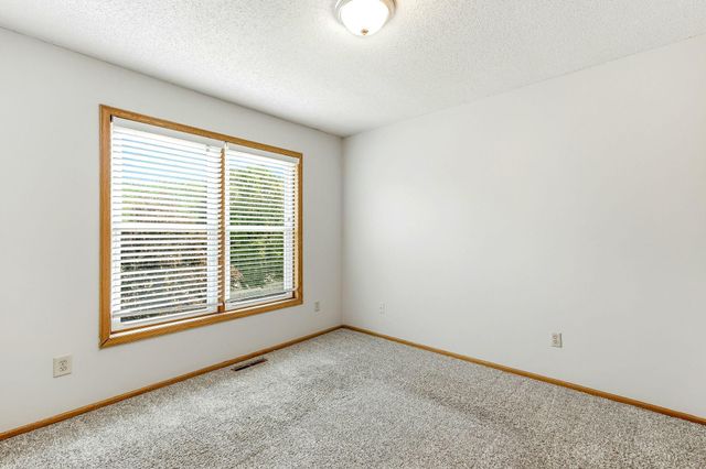 8848 Everest Lane N, Maple Grove, MN 55311