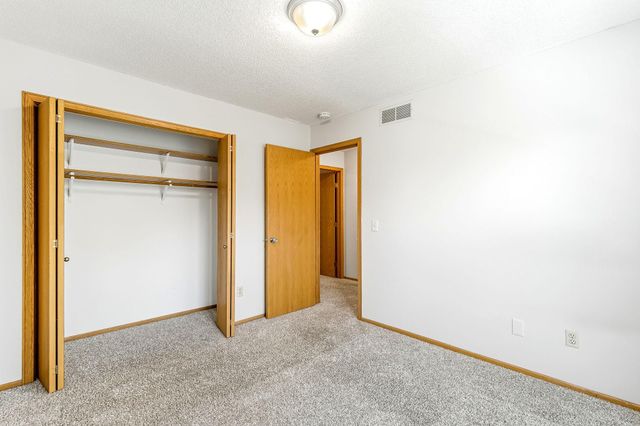 8848 Everest Lane N, Maple Grove, MN 55311