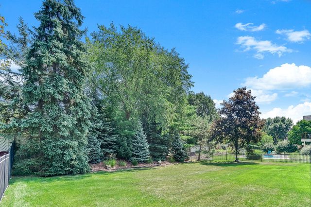 8848 Everest Lane N, Maple Grove, MN 55311