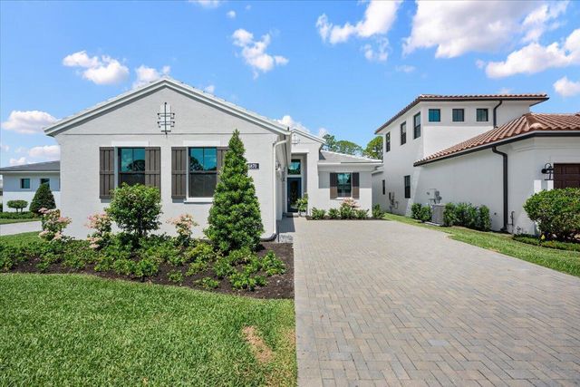 6870 SE Haven Lane, Stuart, FL 34997