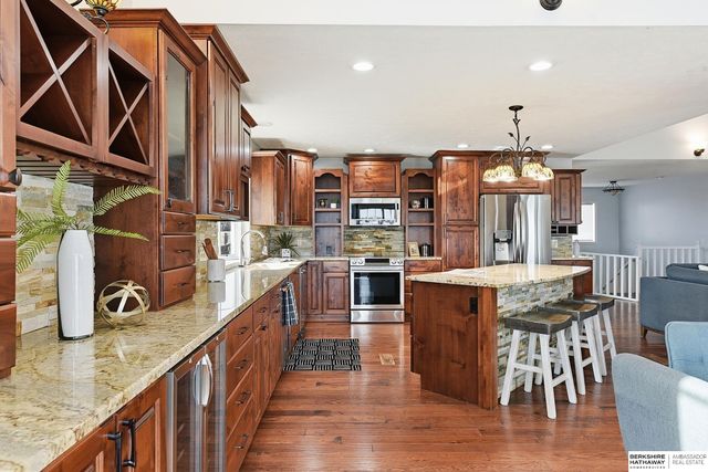 1702 Dunbar Drive, Plattsmouth, NE 68048