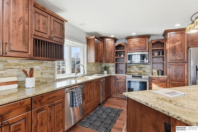 1702 Dunbar Drive, Plattsmouth, NE 68048