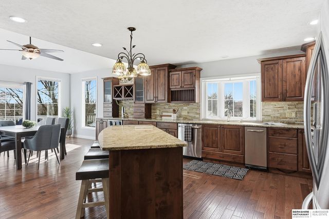 1702 Dunbar Drive, Plattsmouth, NE 68048