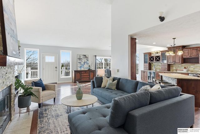 1702 Dunbar Drive, Plattsmouth, NE 68048