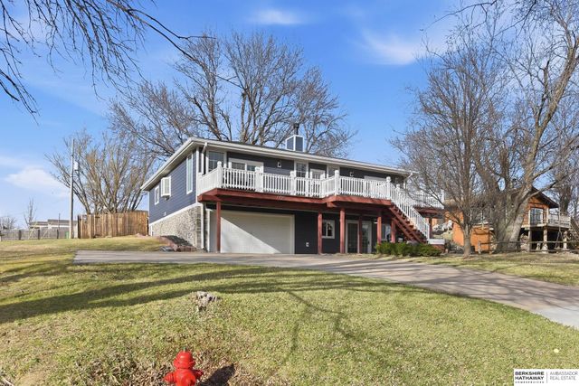 1702 Dunbar Drive, Plattsmouth, NE 68048