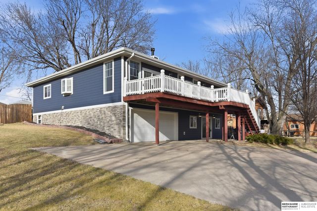 1702 Dunbar Drive, Plattsmouth, NE 68048