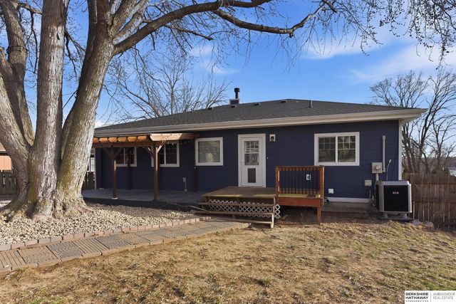 1702 Dunbar Drive, Plattsmouth, NE 68048