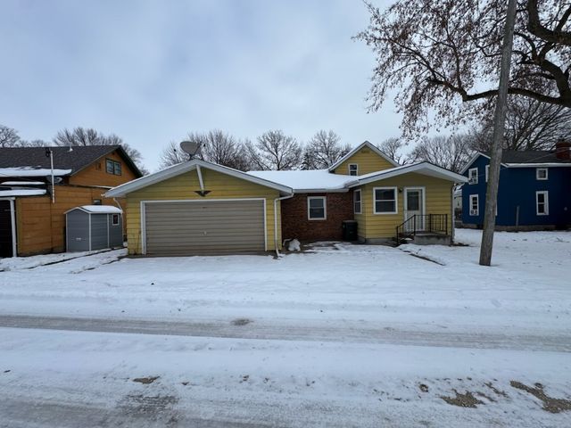 405 Broadway Avenue, Sterling, IL 61081